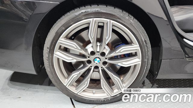 BMW 7-Series 2018 — photo 5