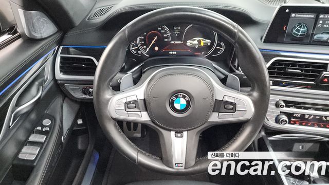 BMW 7-Series 2018 — photo 13