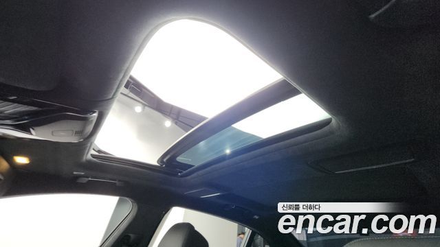 BMW 7-Series 2018 — photo 16