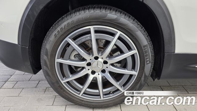 Mercedes-Benz GLB-Class 2021 — photo 5