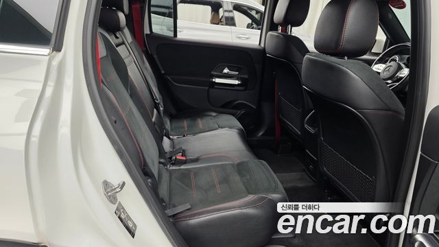 Mercedes-Benz GLB-Class 2021 — photo 11