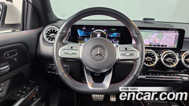 Mercedes-Benz GLB-Class 2021 — photo 12