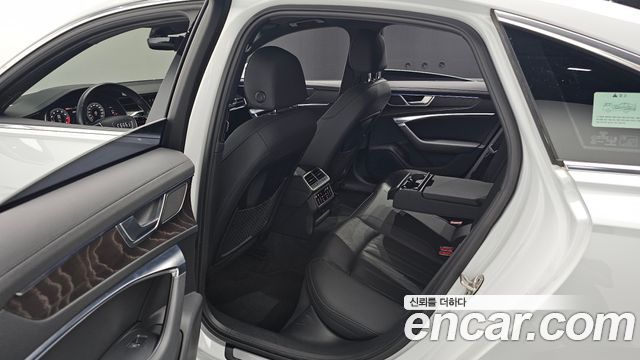 Audi A6 2021 — photo 12