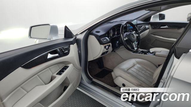 Mercedes-Benz CLS-Class 2012 — photo 10