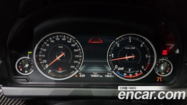 BMW 6-Series 2018 — photo 11