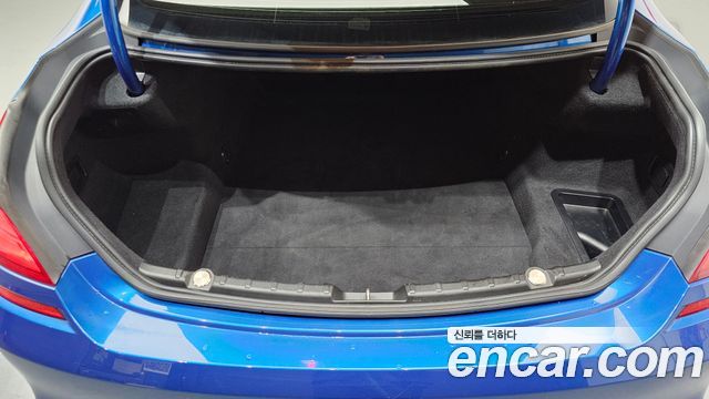 BMW 6-Series 2018 — photo 23