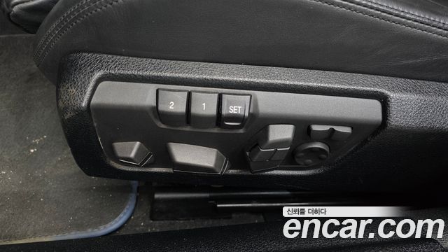 BMW 6-Series 2018 — photo 32