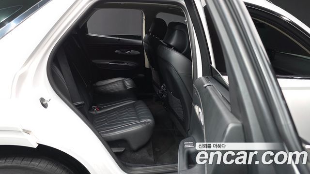 Genesis GV70 2021 — photo 18