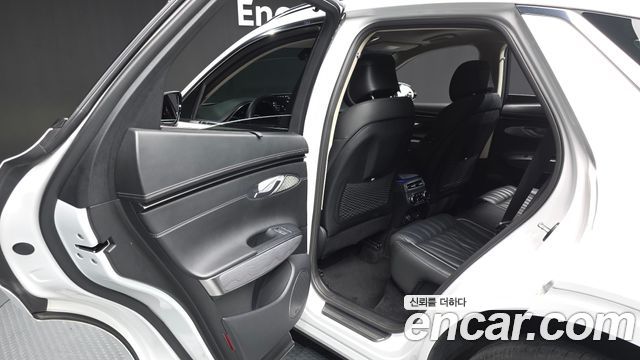 Genesis GV70 2021 — photo 16