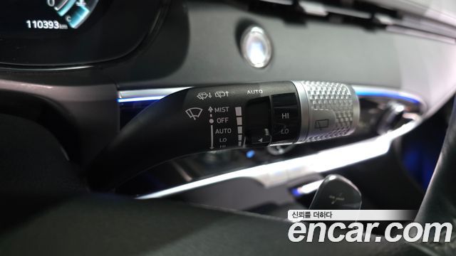 Genesis GV70 2021 — photo 34