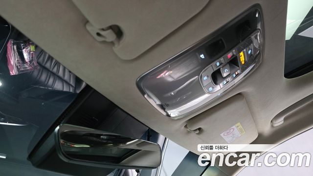 Genesis GV70 2021 — photo 36