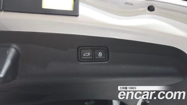 Genesis GV70 2021 — photo 37