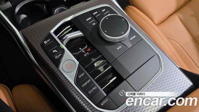 BMW 3-Series 2024 — photo 12