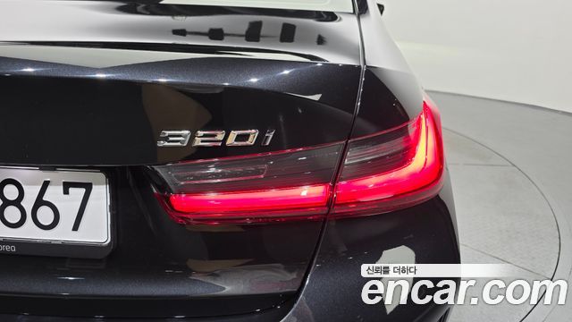 BMW 3-Series 2024 — photo 9