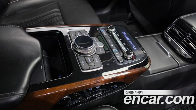 Genesis EQ900 2018 — photo 17