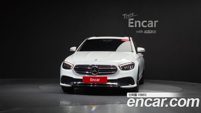 Mercedes-Benz E-Class 2022 — photo 3