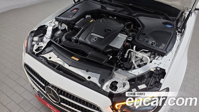 Mercedes-Benz E-Class 2022 — photo 6
