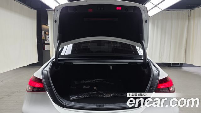 Mercedes-Benz E-Class 2022 — photo 22