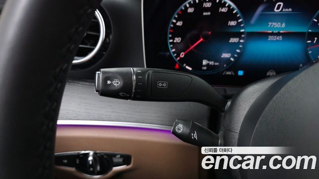 Mercedes-Benz E-Class 2022 — photo 25