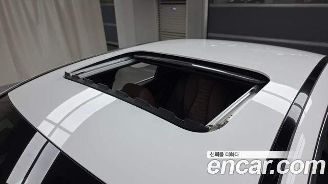 Mercedes-Benz E-Class 2022 — photo 27