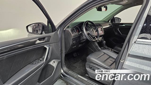 Volkswagen Tiguan 2020 — photo 13