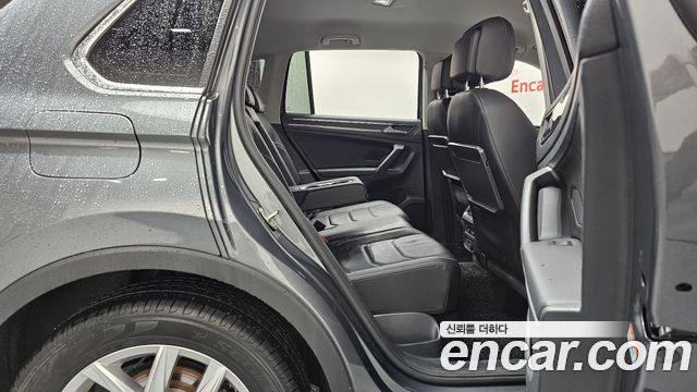Volkswagen Tiguan 2020 — photo 17