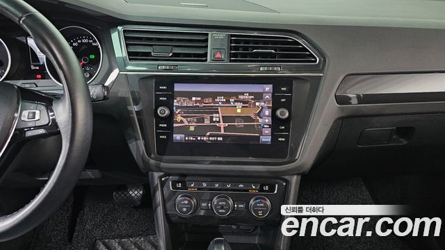 Volkswagen Tiguan 2020 — photo 18