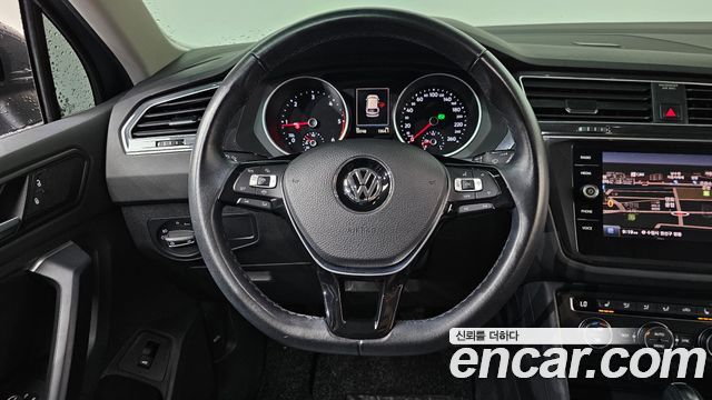 Volkswagen Tiguan 2020 — photo 19