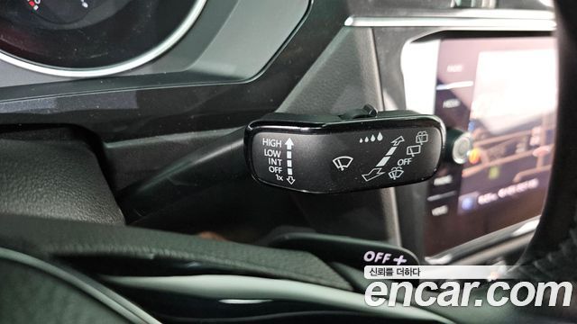 Volkswagen Tiguan 2020 — photo 25