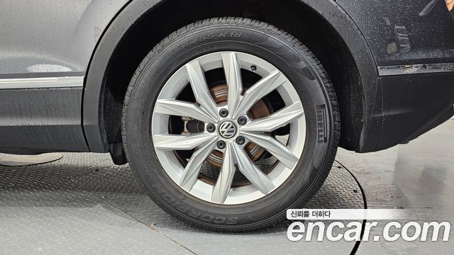 Volkswagen Tiguan 2020 — photo 7