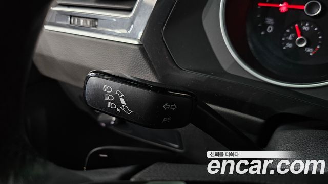 Volkswagen Tiguan 2020 — photo 27