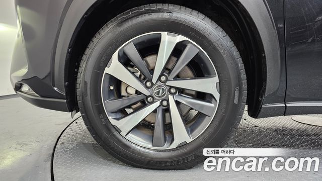 Lexus NX 2018 — photo 5