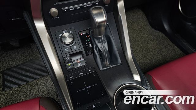 Lexus NX 2018 — photo 9