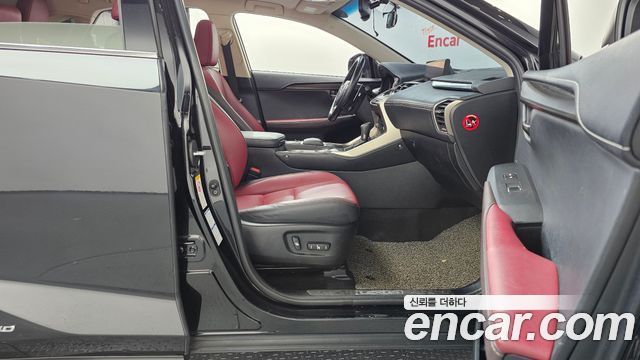 Lexus NX 2018 — photo 11