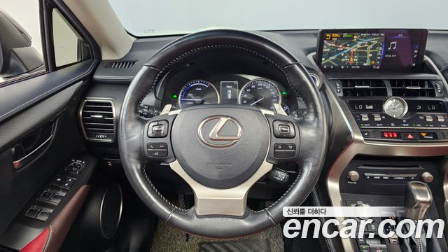 Lexus NX 2018 — photo 13
