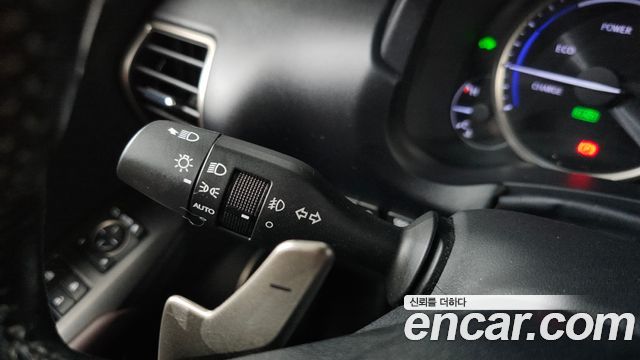 Lexus NX 2018 — photo 17