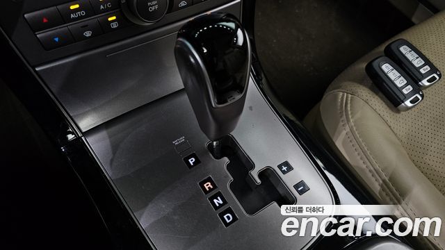 Kia OPIRUS 2010 — photo 9
