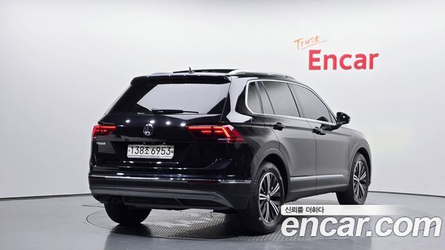 Volkswagen Tiguan 2020 — photo 2