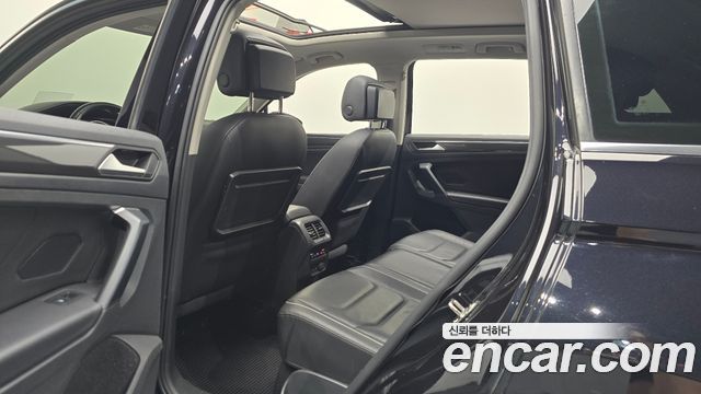 Volkswagen Tiguan 2020 — photo 17