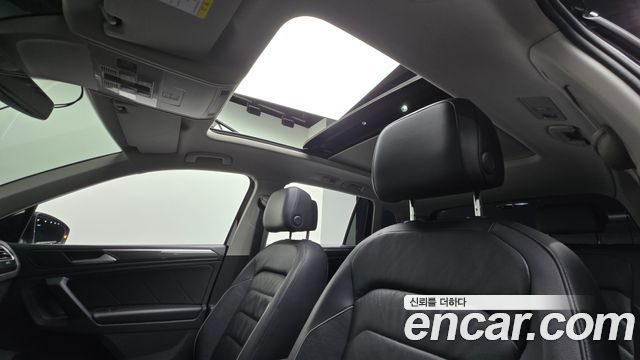 Volkswagen Tiguan 2020 — photo 25