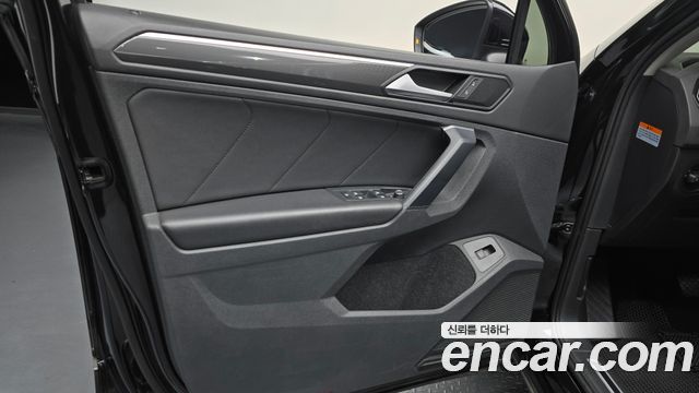 Volkswagen Tiguan 2020 — photo 14