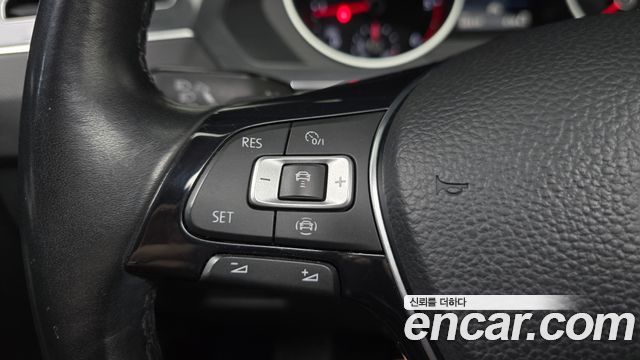 Volkswagen Tiguan 2020 — photo 31