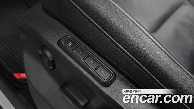 Volkswagen Tiguan 2020 — photo 32