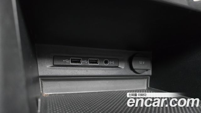 Volkswagen Tiguan 2020 — photo 33