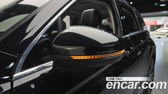 Volkswagen Tiguan 2020 — photo 34