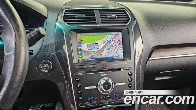 Ford Explorer 2017 — photo 14
