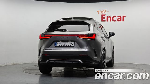 Lexus NX 2025 — photo 4