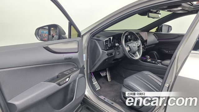 Lexus NX 2025 — photo 13