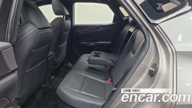 Lexus NX 2025 — photo 18