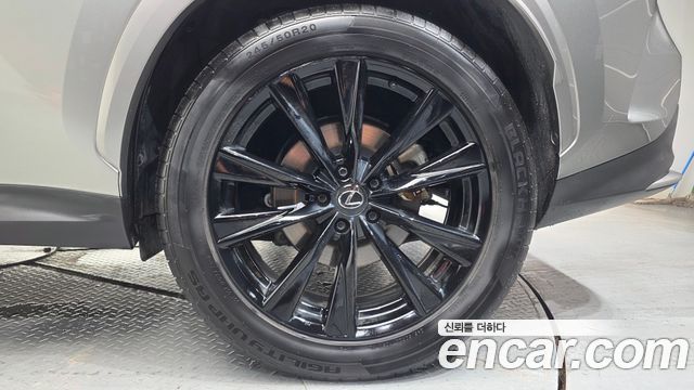Lexus NX 2025 — photo 7